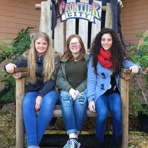 Meet your Posher, Olivia